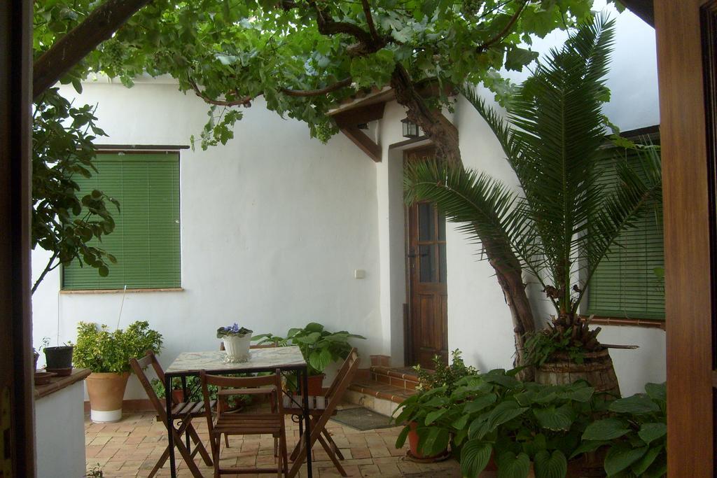Gasthaus Senorio De Monterruiz Casas de Santa Cruz Exterior foto