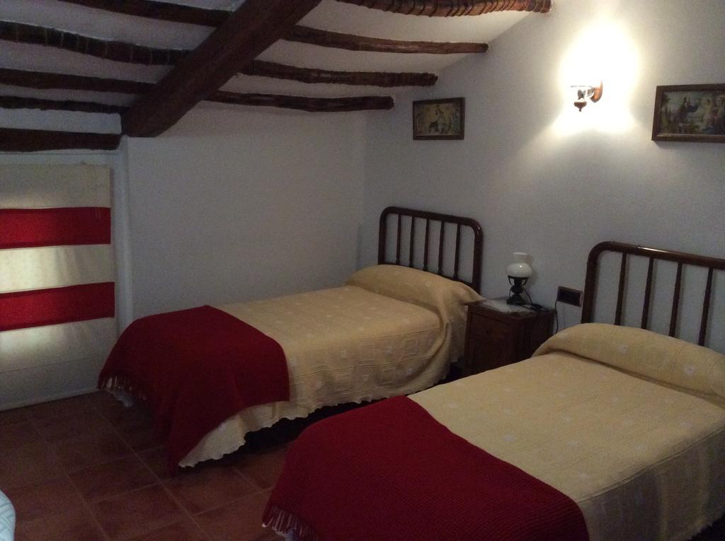 Gasthaus Senorio De Monterruiz Casas de Santa Cruz Exterior foto